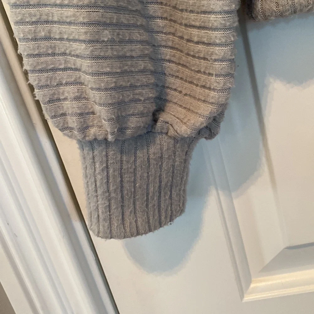 Gray Top - Picture 2 of 2
